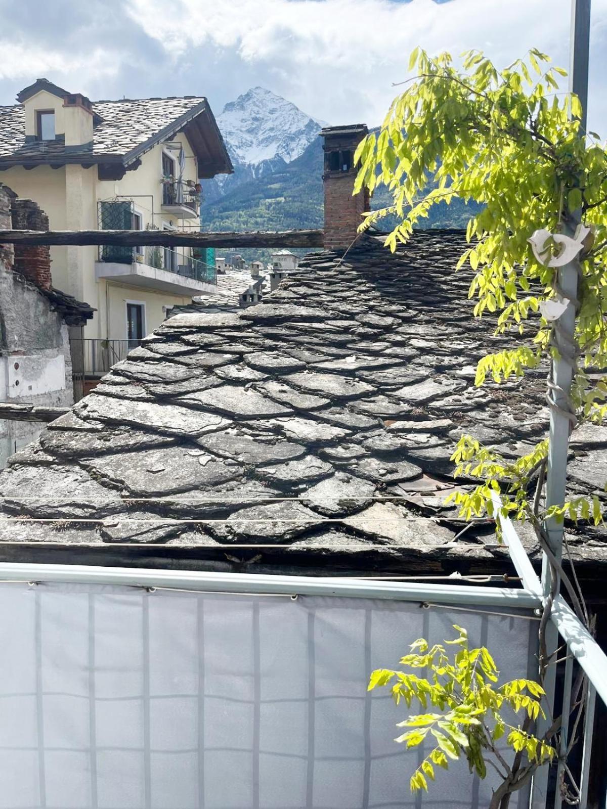 You And Me Nel Cuore Antico Di Aosta Exterior photo